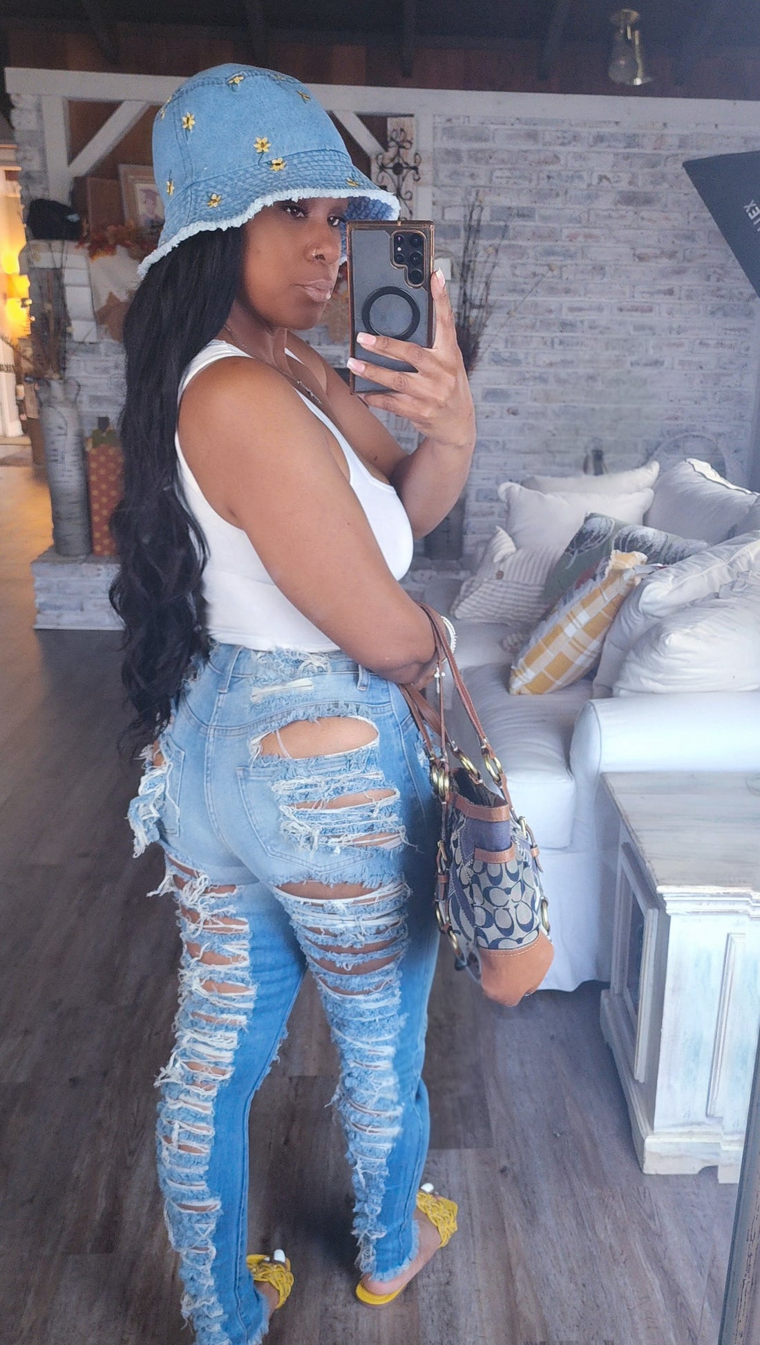 No Chill Distressed Jeans(Plus Only)